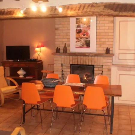La Neuville-roy, 3 Pieces, 4 Personnes - Fr-1-526-10 Ferienhaus *