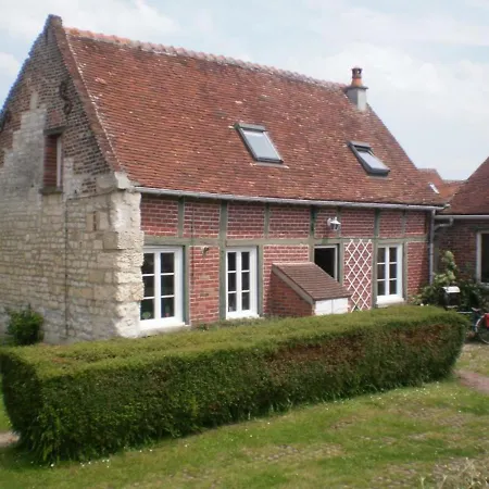 La Neuville-roy, 3 Pieces, 4 Personnes - Fr-1-526-10 Ferienhaus *