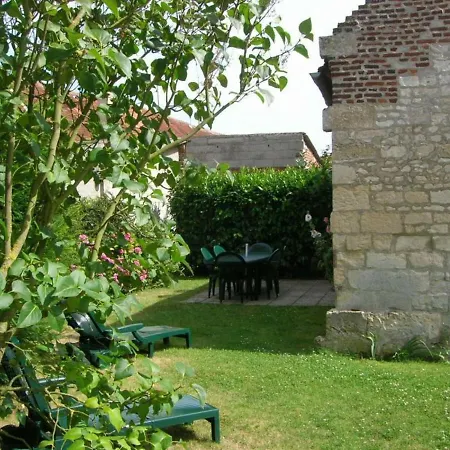 La Neuville-roy, 3 Pieces, 4 Personnes - Fr-1-526-10 Ferienhaus